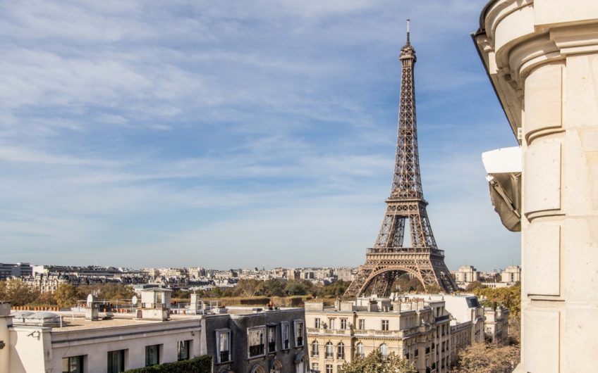 CHAMP DE MARS