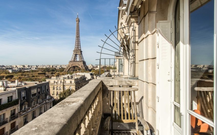 CHAMP DE MARS