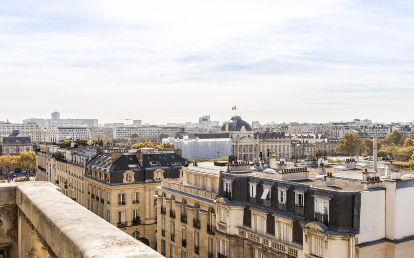 CHAMP DE MARS