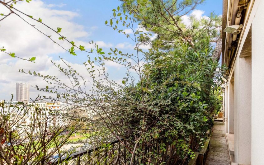 PENTHOUSE TERRASSE ARC DE TRIOMPHE