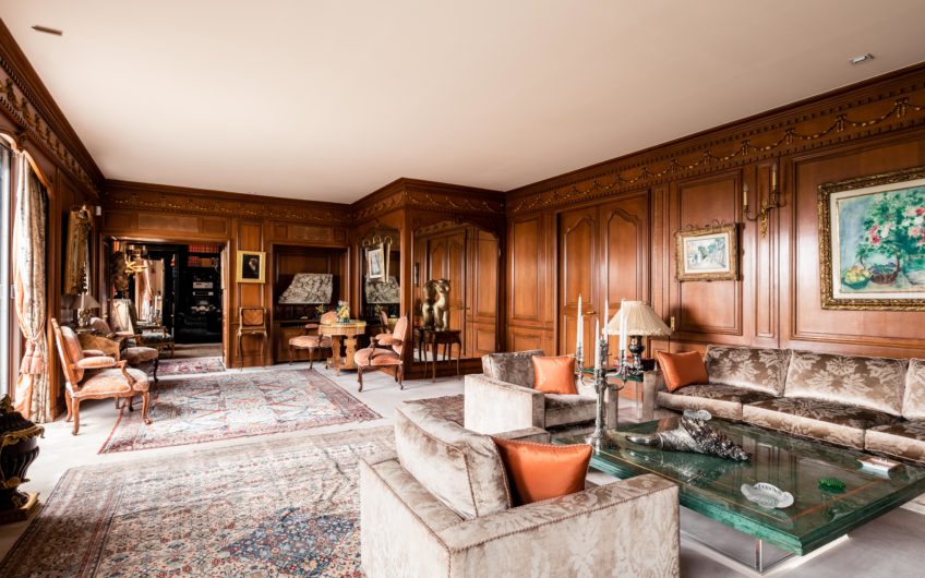 PENTHOUSE TERRACE ARC DE TRIOMPHE