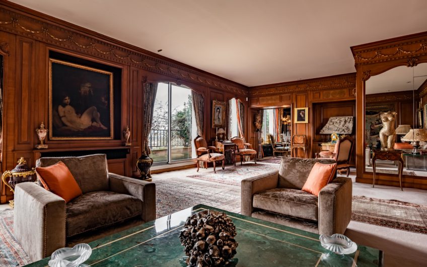 PENTHOUSE TERRACE ARC DE TRIOMPHE