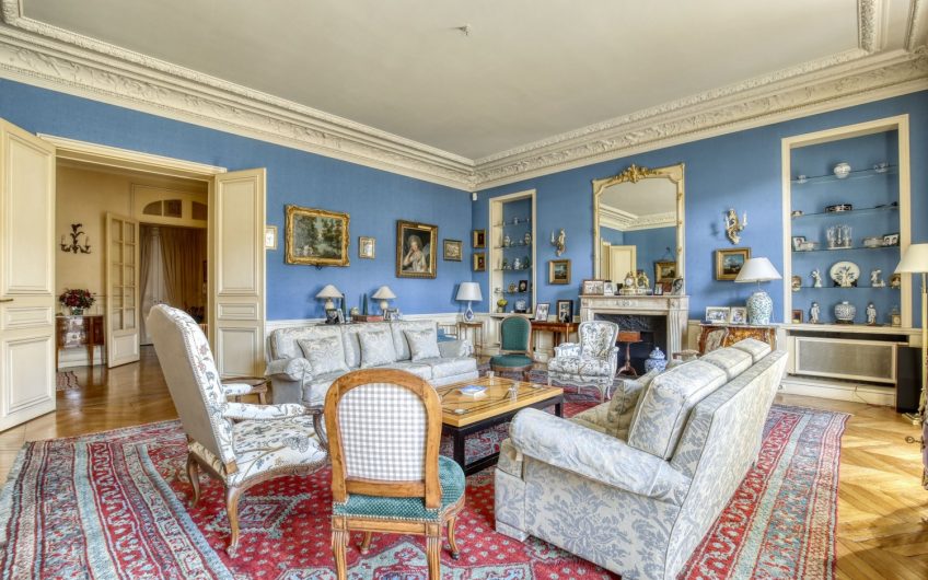 AVENUE GEORGE V