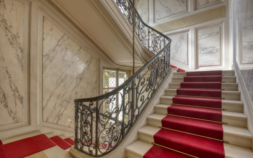 AVENUE GEORGE V